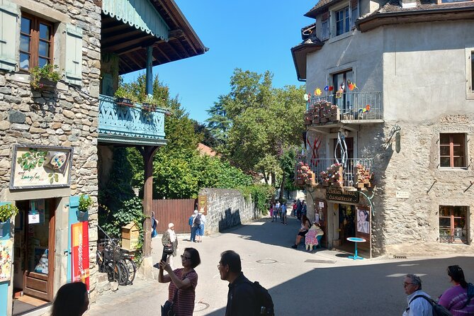 4 Hour Private Tour of the Medieval Town of Yvoire near Geneva - Geneva in one hour: useful orientation, limited depth