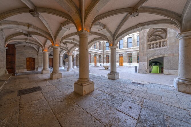 A Self-Guided Audio Tour of Geneva’s Old Town - Timing, walking effort, and group size
