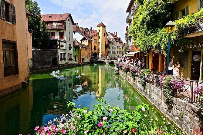Annecy - Venice of the Alps - Tour from Geneva - Free time for food, shopping, and the lake