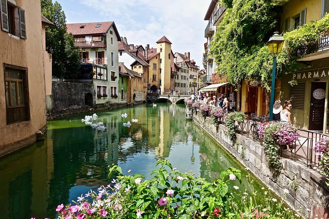 Annecy - Venice of the Alps - Tour from Geneva - Guides, group size, and the quality of the explanation
