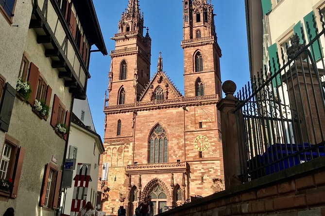 Basel Historical Old Town Tour - Basel Minster and its Romanesque passageways