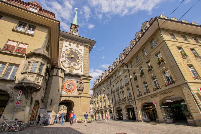 Best Intro to Bern in 2 hours with a Local - The Zähringerbrunnen and Bern’s founding legend