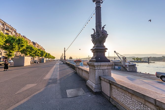 Best Intro Tour of Geneva with a Local - A Short Walk With a Wide View of Geneva
