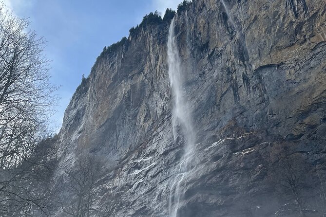Best of Bernese Oberland & Swiss Countryside Tour (Private Tour) - Interlaken between two lakes