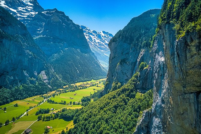 Best of Bernese Oberland Tour from Zurich - Lauterbrunnen and Staubbach Falls