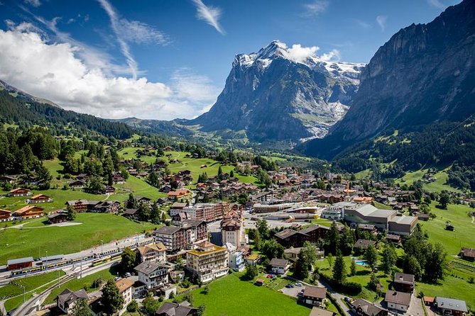 Best of Bernese Oberlands from Luzern - Lake Lungern provides an easy opening view