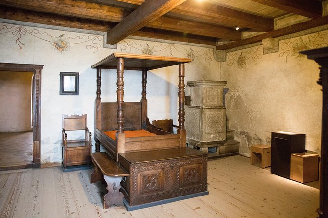 Chillon Castle Entrance Ticket in Montreux - Printed brochure or audio guide?