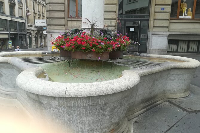 City tour Basel (walking tour) - Barfüsserkirche and the Old Town setting