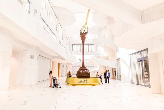 Culinary Tour from Zurich with Traditional Swiss Cheese Fondue Dinner - Kilchberg and the Lindt Home of Chocolate shop