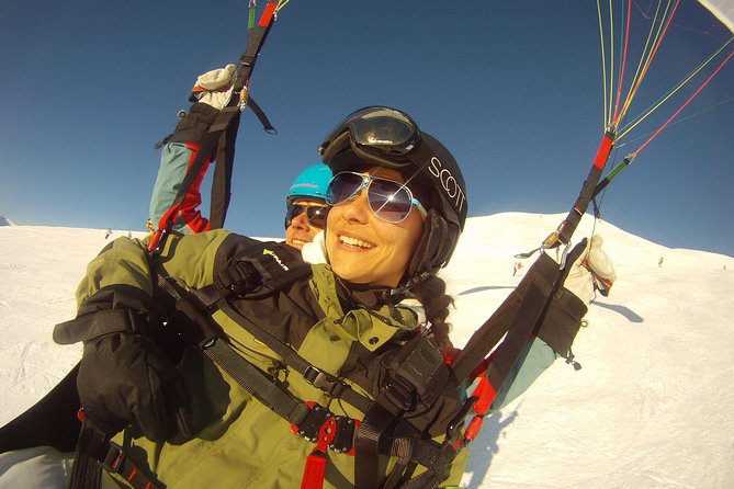 Davos Absolutely Free Flying Paragliding Tandem Flight 1'000 Meters High - Fifteen to 35 minutes above the Swiss Alps