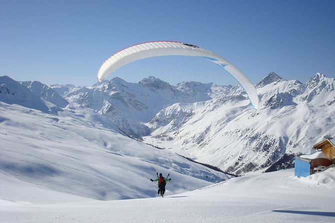 Davos Absolutely Free Flying Paragliding Tandem Flight 1'000 Meters High - Preparing the glider on Jakobshorn