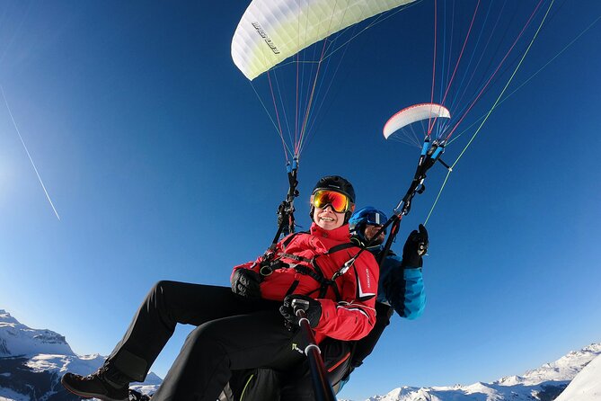 DAVOS: Paragliding For 2 Passengers - Together In The Air! (Video&Photos Incl.) - Meeting the pilots at Brämabüelstrasse 11