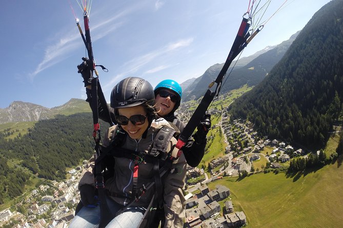 Davos Paragliding Private Tandem Pilot Half Day - Preparing the glider and learning the takeoff