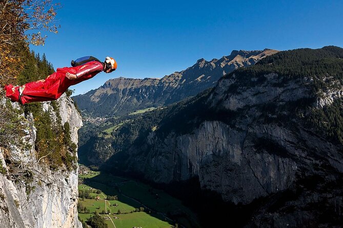Discover Lauterbrunnen with CHEESE & CHOCOLATE - Lauterbrunnen Valley gives the tour its big opening