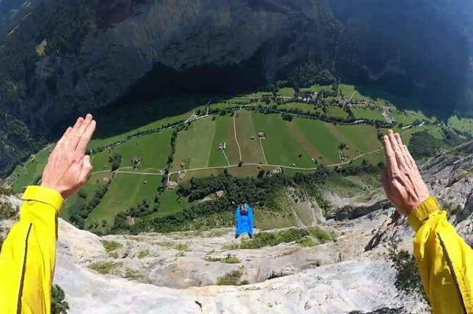 Discover Lauterbrunnen with CHEESE & CHOCOLATE - What the guide adds to a small group