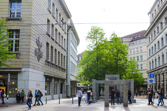 Discover the Zurich Banking Scene with a Local - Key points at a glance