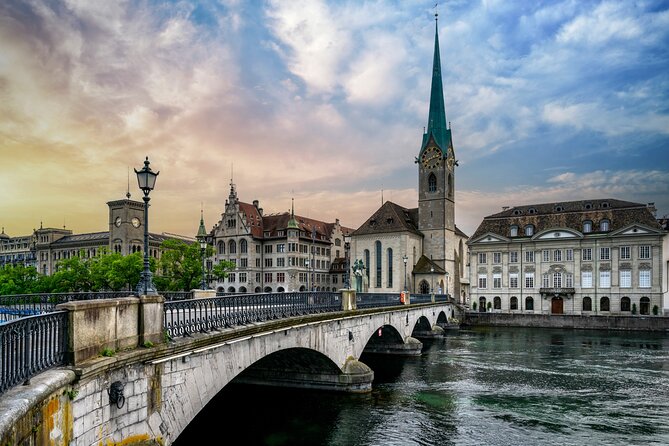 Downtown Boat, Cable Car Ride and Lindt Museum Tour with Lunch - Lunch with Swiss specialties