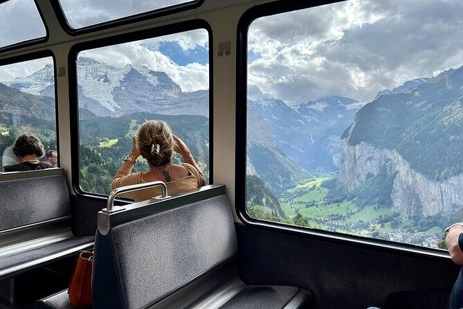 Easy countryside tour in Swiss Alps - kids friendly - Looking Down the Lauberhorn Ski Run