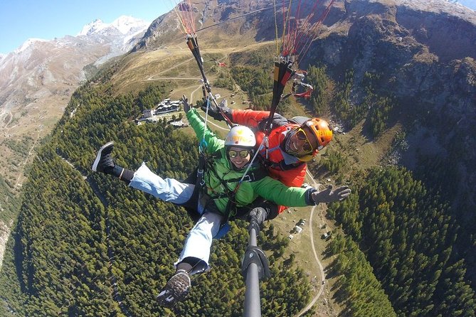 FLYMATTERHORN VIP Paragliding from Zermatt, With Matterhorn View - Pilot experience and the personal touch