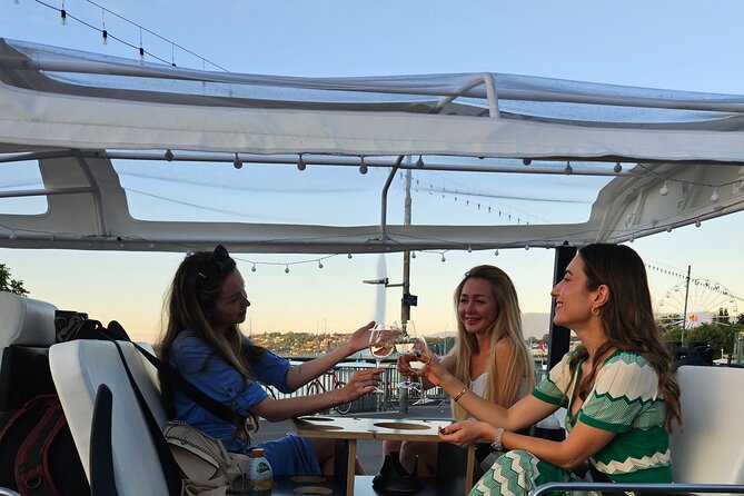 Fondue and wine private Tuk Tuk tour in Geneva - The guides make the short route work