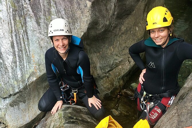 Fun and Adventure - Best beginner canyoning near Bellinzona - The optional 10-meter jump