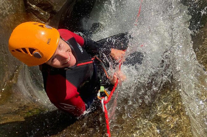 Fun and Adventure - Best beginner canyoning near Bellinzona - A two to three hour route through water and rock