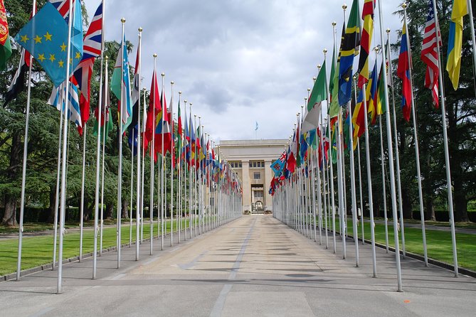 Geneva Highlights 2-Hour Introductory Tour - Lake Geneva and the Jet d’Eau