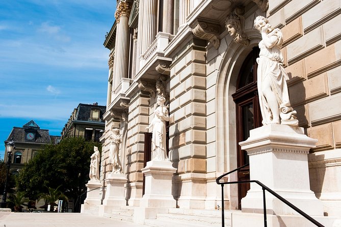 Geneva Walking Tour for your private group with an official guide - Tavel House, Geneva’s oldest house