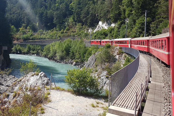 Glacier Express Panoramic Train Round Trip in one Day Private Tour from Bern - Lunch served at your seat