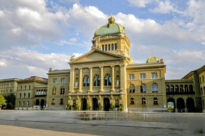 GoTo Bern Old Town Sightseeing One Way Private - Why this private ride can beat the usual train trip