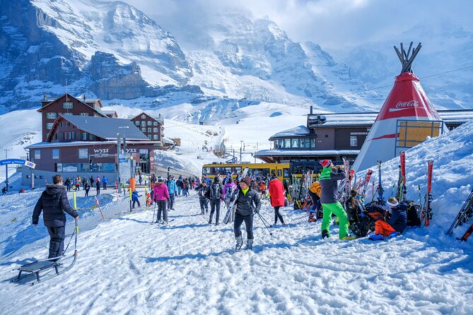 Grindelwald -Kleine Scheidegg-Lauterbrunnen Small Group Day Trip - Down through Wengen, a brief look at a car-free village