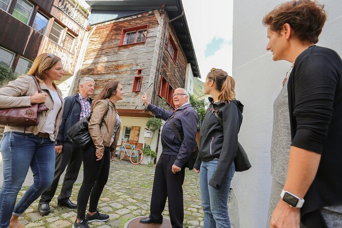 Guided tour through the old town of Chur in German - Starting beside the mountains on Bahnhofstrasse