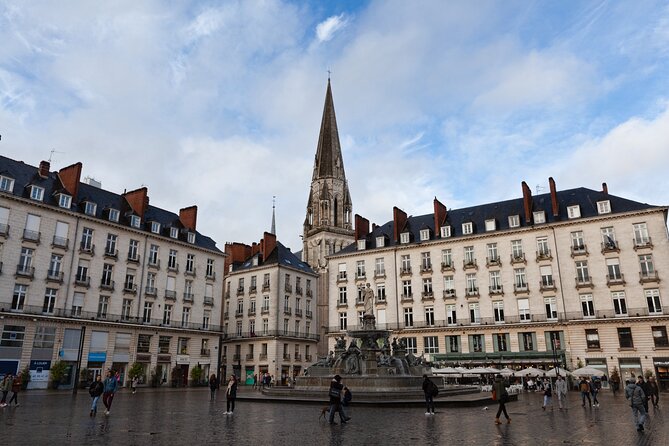 Highlights of Geneva: Dark History Quest Experience - From the Escalade Fountain to Place de Neuve