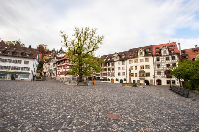 Historic St. Gallen: Exclusive Private Tour with a Local Expert - What Laetitia’s praise tells you