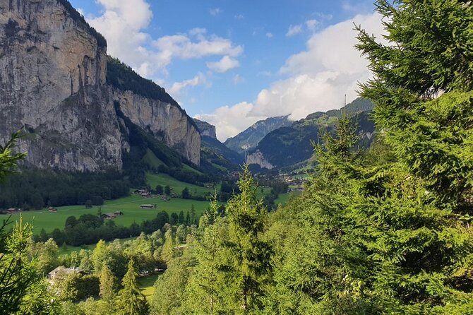 Interlaken sightseeing: Lauterbrunnen, Brienz, Interlaken - Iseltwald, a quiet Lake Brienz village
