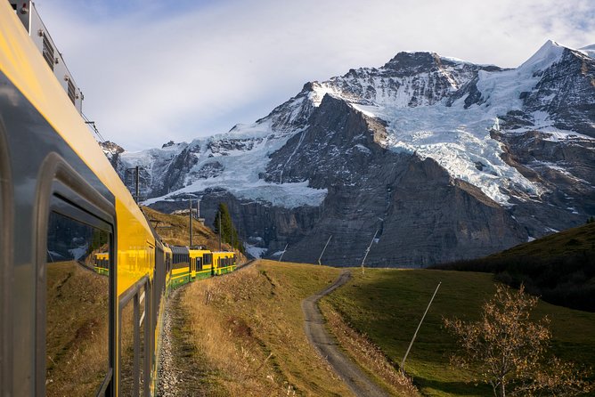 Jungfraujoch Day Trip from Zurich: Swiss Alps & Bernese Oberland - Two hours and 20 minutes at Jungfraujoch