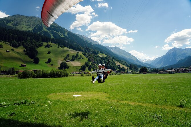 KLOSTERS: Paragliding For 2 - Couples (Video &Photos Incl.) - Why this Klosters flight feels special