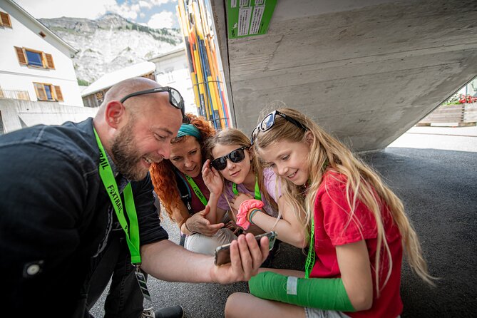 Laax Falera Foxtrail Tschiel - Taking the post bus to Falera