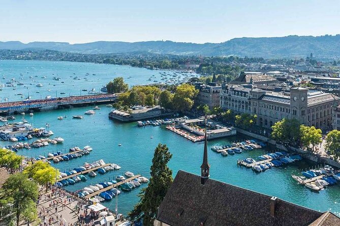Lake Zurich boat tour for a morning ! - Steering the boat and adding water sports