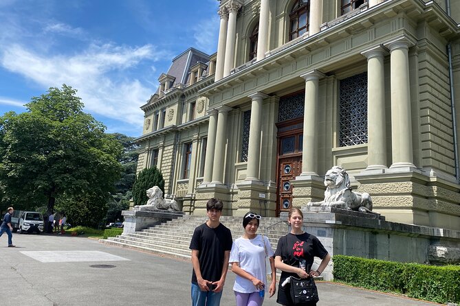 Lausanne (City Center) Scavenger Hunt and Sights Self-Guided Tour - A private activity with your own pace