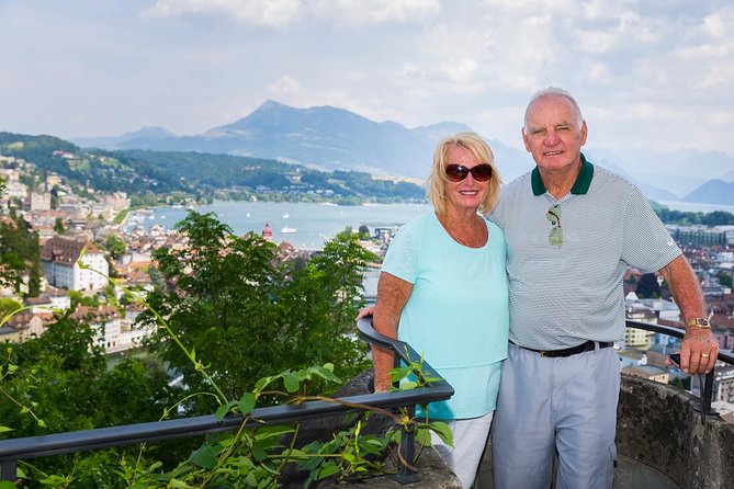 Lucerne Best Guided Walks - Starting at Lucerne station and finding your bearings
