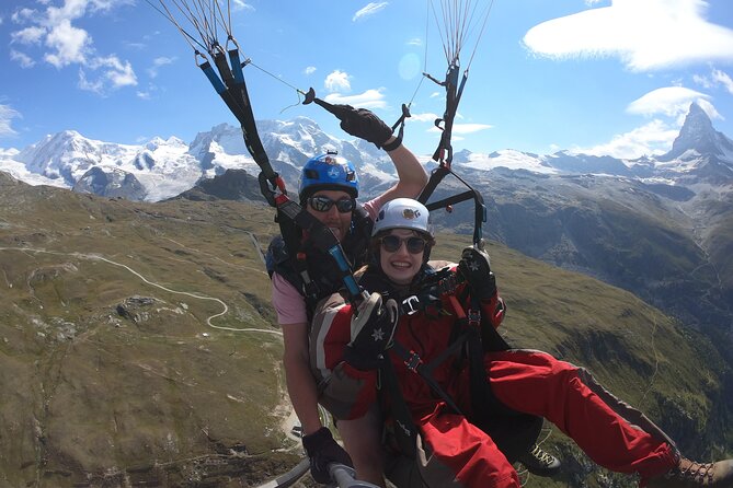 Matterhorn Paragliding flight in Zermatt (20-25min) - Why paragliding is a different way to see the Matterhorn