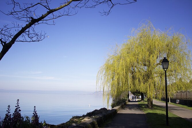Montreux - Private Walking Tour - Lovers, jazz sculptures, and public art