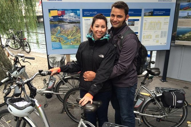 Panoramic E-Bike Tour with a Lake Cruise - Brunnen and the Swiss Army Knife connection