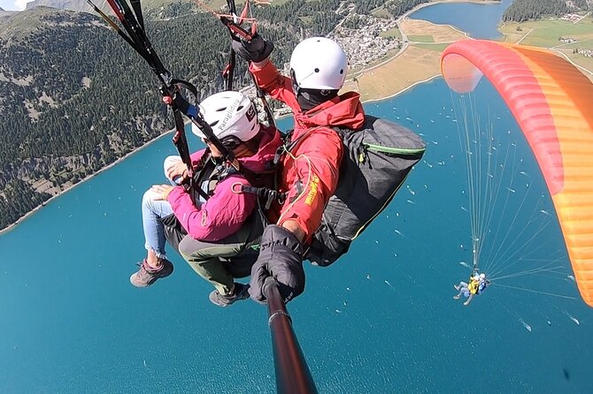 Paragliding Tandem Flights in Engadin - The safety briefing before takeoff