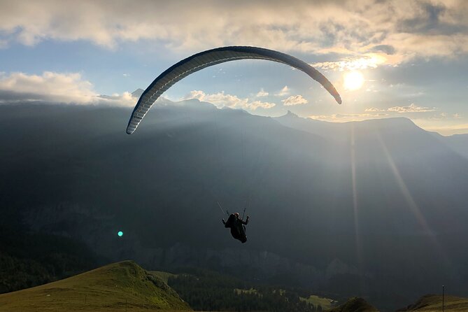 Paragliding Tandem in Switzerland - Who will enjoy this flight most?
