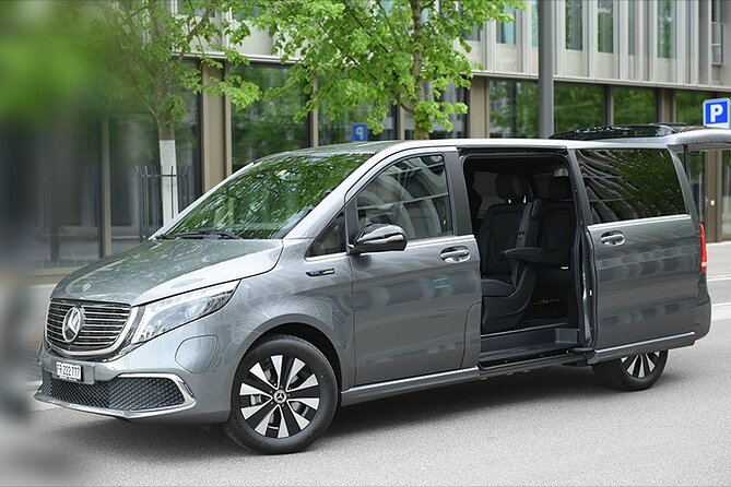 Private Arrival Transfer: from Zurich Airport to Lauterbrunnen - The private vehicle and what you receive