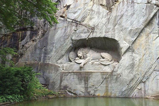 Private Classic Lucerne City Walk - Starting at your hotel, then heading to the Lion Monument