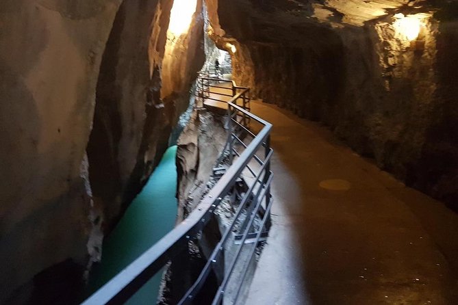 Private Day tour from Interlaken: Lake, Gorge & Waterfall - Lake Brienz and the picnic pause
