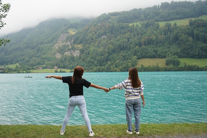 Private Hidden Gem Tour in Lungern from Zurich - The Zurich opening: Old Town, Grossmünster, and Lake Zurich